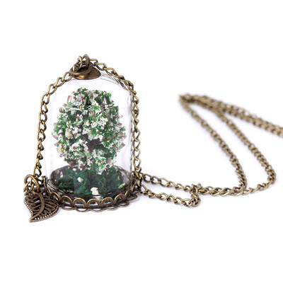 Women Personality Retro Jewelry Long Section Pure Handmade Artificial Plants Luminous Pendant Necklace
Women Personality Retro Jewelry Long Section Pure Handmade Artificial Plants Luminous Pendant Necklace