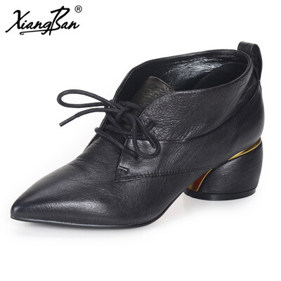 Xiangban handmade fastion pointed toe women boots short lacing up work shoes genuine leather vintage style 50128
Xiangban handmade fastion pointed toe women boots short lacing up work shoes genuine leather vintage style 50128