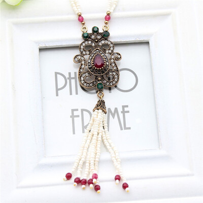 Fashion Beaded Necklace 70cm Turkish Hollow Flower Sweater Chain Antique Gold Color Resin Necklace Elegant Lady Ethnic Jewelry
Fashion Beaded Necklace 70cm Turkish Hollow Flower Sweater Chain Antique Gold Color Resin Necklace Elegant Lady Ethnic Jewelry