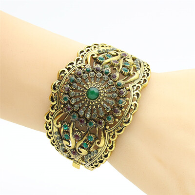 New Style Turkish Women Flower Bangle Ethnic Cuff Antique Gold Color Jewelry Bracelet India Hollow Arabesque Bridal Bangles
New Style Turkish Women Flower Bangle Ethnic Cuff Antique Gold Color Jewelry Bracelet India Hollow Arabesque Bridal Bangles