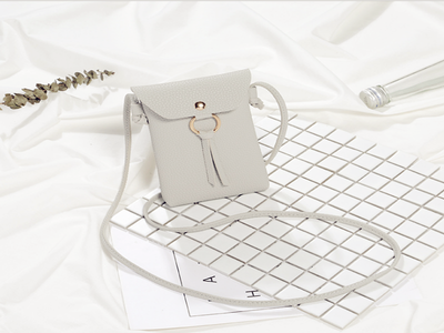 Qian Xiu designer ladies Messenger bag Ms bucket bag Messenger bag Messenger bag handbag Small square bag Shoulder Messenger bag
Qian Xiu designer ladies Messenger bag Ms bucket bag Messenger bag Messenger bag handbag Small square bag Shoulder Messenger bag