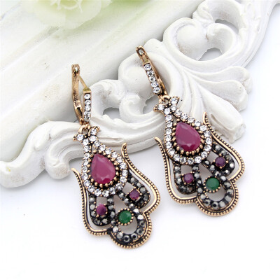 Vintage Turkish Women Blue Resin Tulips Flower Long Hook Earring Antique Gold Color Hollow Arabesque Ethnic Earring India Bijoux
Vintage Turkish Women Blue Resin Tulips Flower Long Hook Earring Antique Gold Color Hollow Arabesque Ethnic Earring India Bijoux