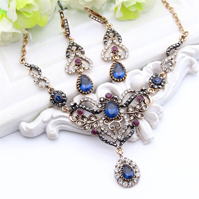 Turkish Women Earrings Necklace Jewelry Set Resin Rhinestone Drop Princess Hook Earring Flower Wedding Necklace Retro Gold Plate
Turkish Women Earrings Necklace Jewelry Set Resin Rhinestone Drop Princess Hook Earring Flower Wedding Necklace Retro Gold Plate