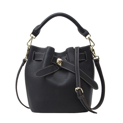 Boyatu first layer cowhide handbag fashion bucket bag versatile shoulder slung lady bag multi-function mother bag Athens black
Boyatu first layer cowhide handbag fashion bucket bag versatile shoulder slung lady bag multi-function mother bag Athens black