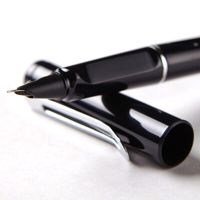 Shaoze culture student orthodox pen fashion writing office pen practice word signature ink pen black special fine EF tip 038mm
Shaoze culture student orthodox pen fashion writing office pen practice word signature ink pen black special fine EF tip 038mm