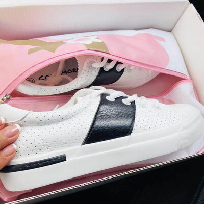 CONAMORE Brand Spring Fashion Couple Shoes Women Men Leather Flat Shoes Round Toe Lace Up Student Casual White Shoes
CONAMORE Brand Spring Fashion Couple Shoes Women Men Leather Flat Shoes Round Toe Lace Up Student Casual White Shoes