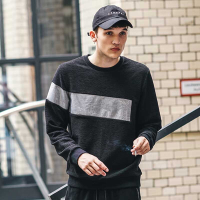 Wei Xiu (viishow) sweater men' collar round neck stunt hit color sweater casual jacket coat WDY1563 black
Wei Xiu (viishow) sweater men' collar round neck stunt hit color sweater casual jacket coat WDY1563 black