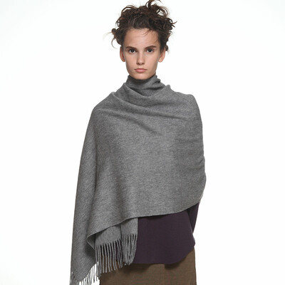 Chuhe TRUE HER autumn&winter scarf ladies wool vegan color European&American fashion warm thickening large shawl dual-use gift box Nordic gray
Chuhe TRUE HER autumn&winter scarf ladies wool vegan color European&American fashion warm thickening large shawl dual-use gift box Nordic gray