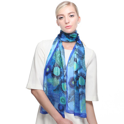 Mario Gucci (MARJA KURKI) long towel silk scarf Europe and the United States Ms. flower pattern life of the music blue 1AA450539
Mario Gucci (MARJA KURKI) long towel silk scarf Europe and the United States Ms. flower pattern life of the music blue 1AA450539