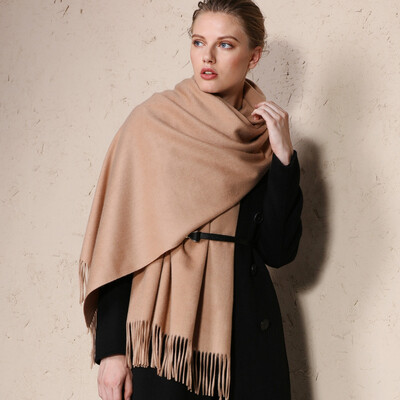 The first day TRUE HER scarf female autumn&winter cashmere wool shawl thickening fashion large shawl dual-use warm scarf gift box light luxury ladies series camel
The first day TRUE HER scarf female autumn&winter cashmere wool shawl thickening fashion large shawl dual-use warm scarf gift box light luxury ladies series camel