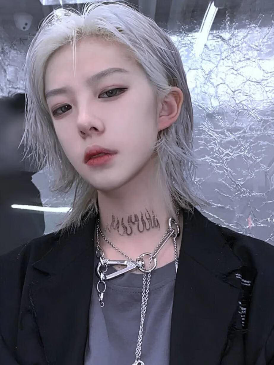 假发男生帅气蓬松自然狼尾假发奶奶灰短直发超a表演全