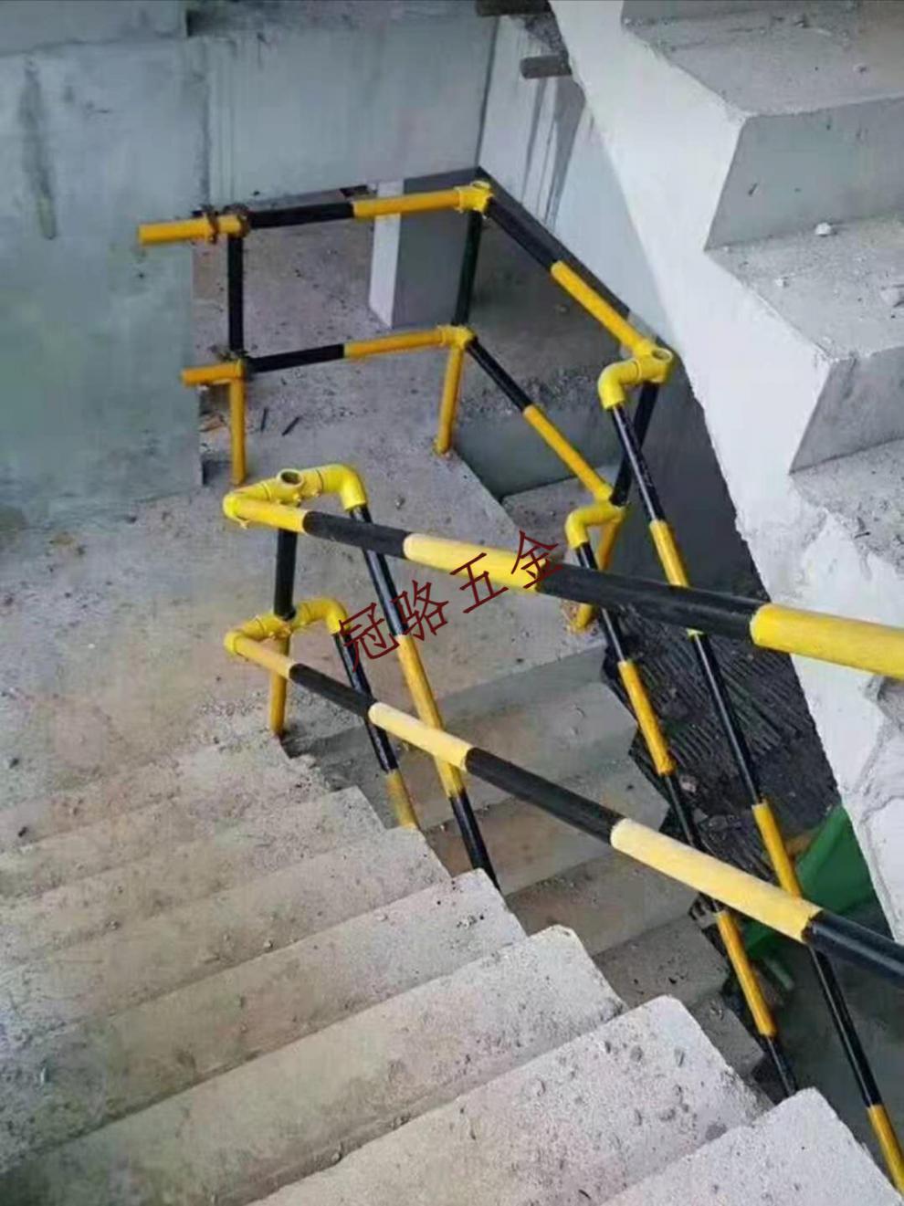 定型化临边防护连接件工地基坑楼梯扶手钢管件塑料临时护栏杆配件单脚
