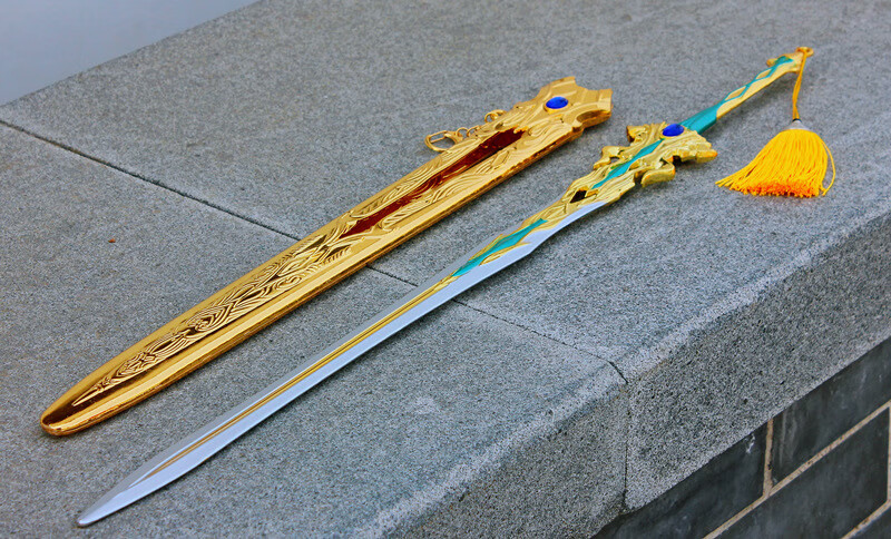 斗罗 剑斗罗 黄金版大号尘心七杀剑合金模型摆件 62cm