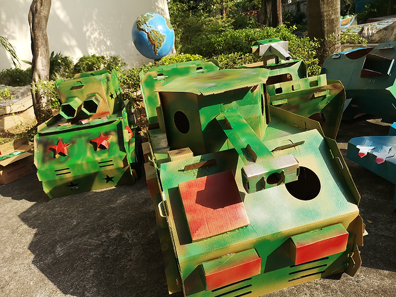 幼儿园儿童diy手工制作坦克涂鸦色纸板汽车纸箱坦克飞机玩具房子 手