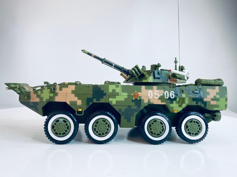 08步战车08式8x8轮式步战车模型88雪豹突击车轮式装甲车国庆阅兵