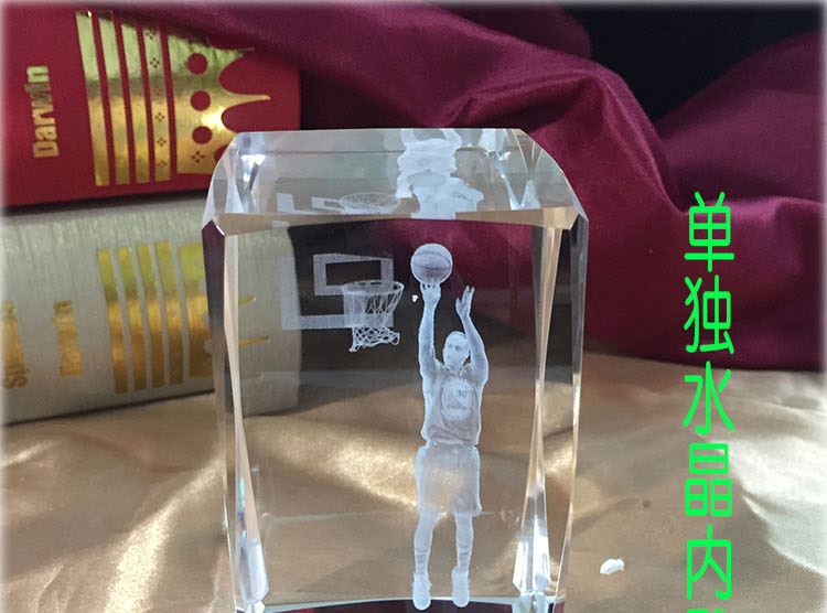 尚心堂 装饰品创意水晶NBA明星篮球装饰摆件简约房间客厅模型欧式礼品七彩渐变色 詹姆斯内雕+水晶灯座+篮球