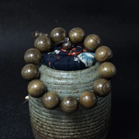 Fanxinge gold silk nan hand string water ripple gold silk boutique gold nanmu hand string Buddha beads men and women hand string gift gloomy wood 15mm gift gloomy wood ebony gold nan 18mm Fanxinge gold silk nan hand string water ripple gold silk boutique gold nanmu hand string Buddha beads men and women hand string gift gloomy wood 15mm gift gloomy wood ebony gold nan 18mm