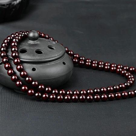 Yizhilin authentic Indian lobular red sandalwood bracelet 108 Buddhist beads Venus old material red sandalwood log rosary beads for men and women Venus models 8mm Yizhilin authentic Indian lobular red sandalwood bracelet 108 Buddhist beads Venus old material red sandalwood log rosary beads for men and women Venus models 8mm