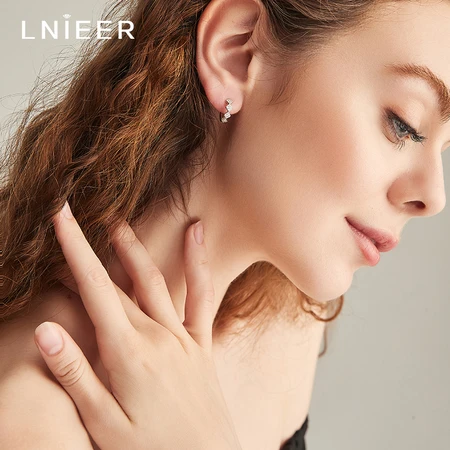LNIEER 999 silver earrings women's diamond stud earrings women's small earrings silver earrings rhombus earrings temperament geometric autumn and winter earrings female 999 silver earrings pair LNIEER 999 silver earrings women's diamond stud earrings women's small earrings silver earrings rhombus earrings temperament geometric autumn and winter earrings female 999 silver earrings pair