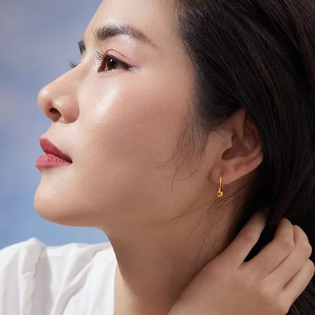 Saturday blessing jewelry full gold gold earrings women's models shining gold beads infinite gold 5G craft gold earrings earrings priced at A0910235 about 1.2g a pair Saturday blessing jewelry full gold gold earrings women's models shining gold beads infinite gold 5G craft gold earrings earrings priced at A0910235 about 1.2g a pair