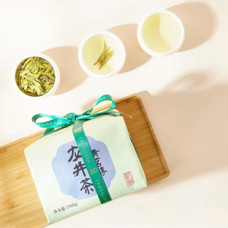 Lu Zhenghao tea 2023 new tea pre-sale green tea first-class Qiantang Longjing tea spring tea traditional paper bag 200g Lu Zhenghao tea 2023 new tea pre-sale green tea first-class Qiantang Longjing tea spring tea traditional paper bag 200g