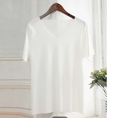 Pincai new ice silk short-sleeved T-shirt spring and summer solid color women's 2020 thin section trendy V-neck compassionate Korean version of the white loose top white One size recommendation 80-125 kg Pincai new ice silk short-sleeved T-shirt spring and summer solid color women's 2020 thin section trendy V-neck compassionate Korean version of the white loose top white One size recommendation 80-125 kg
