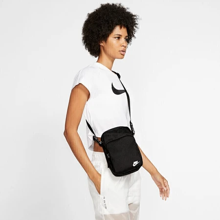 Nike NIKE men's and women's small shoulder bag shoulder bag casual bag passport bag HERITAGE sports bag BA5898-010 black small Nike NIKE men's and women's small shoulder bag shoulder bag casual bag passport bag HERITAGE sports bag BA5898-010 black small