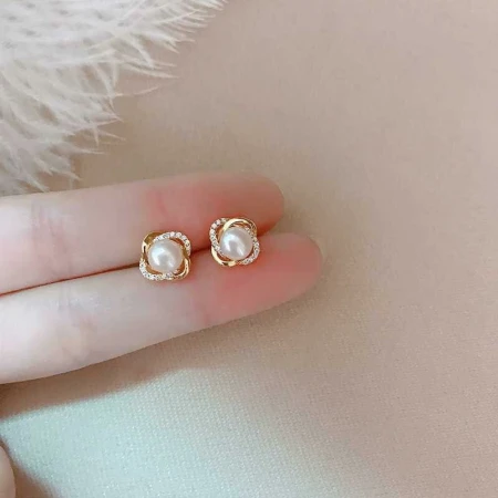 YYEU Korean imitation pearl earrings women's retro French elegant S925 silver temperament high-end earrings earrings trendy pearl earrings YYEU Korean imitation pearl earrings women's retro French elegant S925 silver temperament high-end earrings earrings trendy pearl earrings