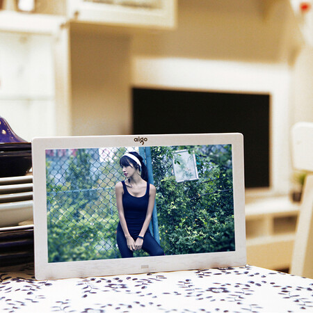 Patriot aigo digital photo frame DPF101 10-inch high-definition electronic photo album support music video white photo frame can support logo customization Patriot aigo digital photo frame DPF101 10-inch high-definition electronic photo album support music video white photo frame can support logo customization