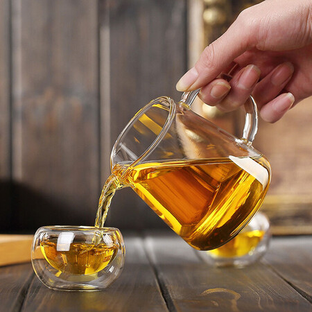 Thickened glass fair cup with tea leak teacup tea set accessories tea sea divider with tea filter glass glass fair cup with strainer 450ml Thickened glass fair cup with tea leak teacup tea set accessories tea sea divider with tea filter glass glass fair cup with strainer 450ml