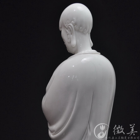 Weimei 15-inch Bodhidharma ornaments White porcelain collection of Bodhidharma's ancestor crossing the sea Buddha statue ornaments Dehua ceramics and porcelain crafts Weimei 15-inch Bodhidharma ornaments White porcelain collection of Bodhidharma's ancestor crossing the sea Buddha statue ornaments Dehua ceramics and porcelain crafts