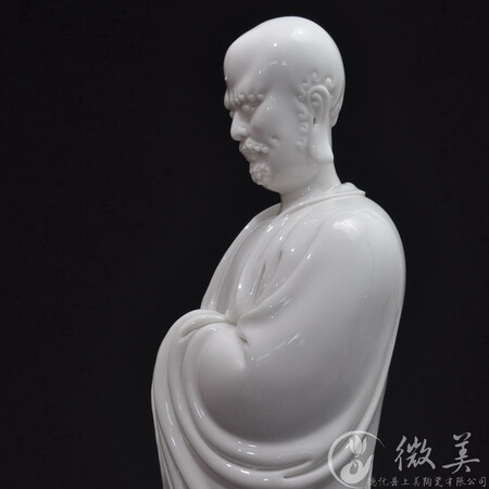 Weimei 15-inch Bodhidharma ornaments White porcelain collection of Bodhidharma's ancestor crossing the sea Buddha statue ornaments Dehua ceramics and porcelain crafts Weimei 15-inch Bodhidharma ornaments White porcelain collection of Bodhidharma's ancestor crossing the sea Buddha statue ornaments Dehua ceramics and porcelain crafts