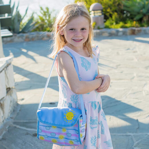Adora Sunny Days Baby Doll Accessories Interactive, Distorsion des couleurs et Sac à couches de poupée activé par l'eau Adora Sunny Days Baby Doll Accessories Interactive, Distorsion des couleurs et Sac à couches de poupée activé par l'eau