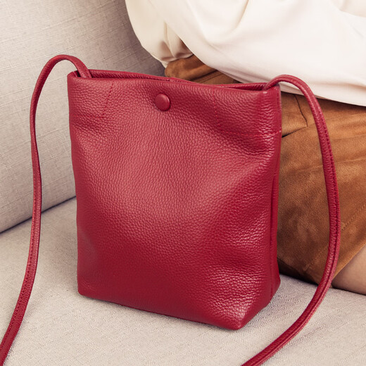 Tushky crossbody bag for women 2025 new fashion leather bucket bag soft leather mini shoulder mobile phone bag new gift burgundy Tushky crossbody bag for women 2025 new fashion leather bucket bag soft leather mini shoulder mobile phone bag new gift burgundy