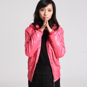 千慧佳人 特价99元 保暖水果色女装休闲带帽羽绒服短款 红色 XL
