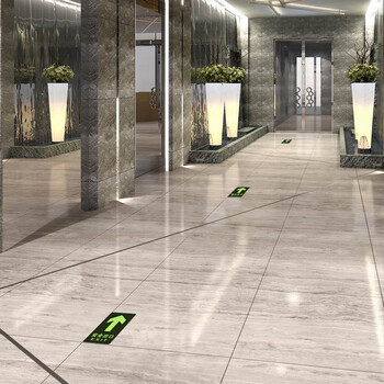 坚冠   25片装 夜光耐磨地贴定制 消防安全疏散标识指示牌 逃离方向指示