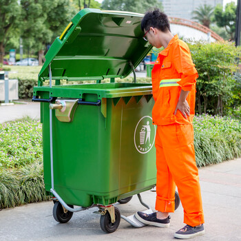 益美得 塑料环卫垃圾车户外手推移动垃圾桶大号清运车 660L有脚踏绿色