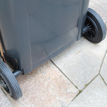 莫恩克 户外大号垃圾桶 分类垃圾桶 环卫垃圾桶 小区物业收纳桶可定制LOGO  带轮挂车垃圾桶 灰色240L脚踏款