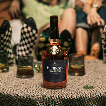 轩尼诗（Hennessy） 新点 干邑白兰地 法国进口洋酒 700ml 年货节礼盒装