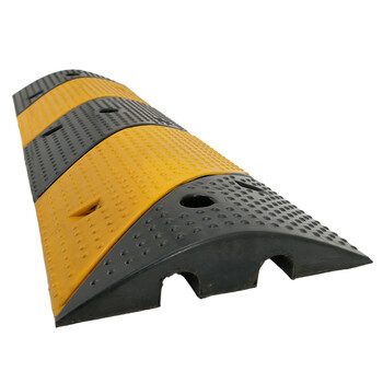 海斯迪克 HK-2210 线槽减速带 pvc护线压线板盖线板电缆保护槽橡胶线槽板 斜纹二线槽减速带1000*300*60mm