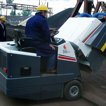 道路宝（DULEVO）120DK（柴油式） 意大利原装进口 大型驾驶式燃油扫地车 清扫重粉尘场所