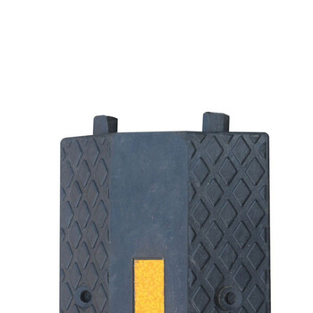 冰禹 线槽减速带压线板 电缆保护槽 三道黄胶膜双槽 1000*230*45mm 1个 BYaf-42