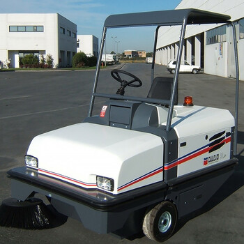 道路宝（DULEVO）90DK（柴油式） （柴油式）驾驶式燃油扫地车 清扫重粉尘场所 意大利原装进口