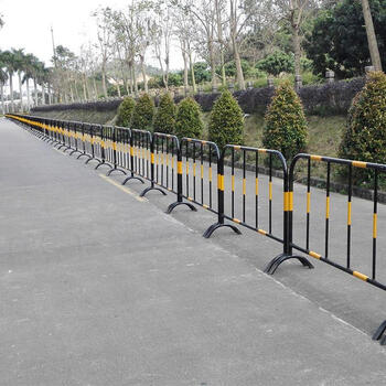 百舸 镀锌铁马护栏 道路交通施工安全隔离栏 景区商场排队围栏 32外管黄黑款1.2*2m