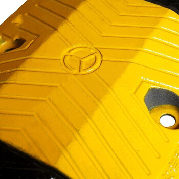 贝傅特 铸钢减速带 钢铁减速垄 承重十字铸铁减速带 公路道路减速板 交通设施 100*25*4cm梯形