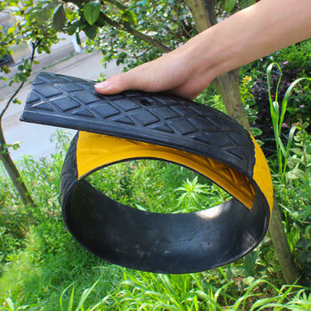 百舸 减速带橡胶 汽车自行车道路减速缓冲带 微型方格款100*10*2cm BGA8768