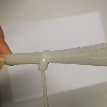 飞尔(FLYER)尼龙扎带 白色尼龙捆扎带 管道绑扎带【250根装 5.2×400mm】