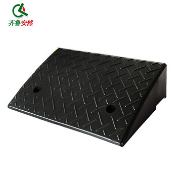 齐鲁安然【斜坡垫】马路牙子垫块 减速带 橡胶路沿坡 上坡垫 三角垫 台阶垫 门槛垫 1米 高30mm 黑色