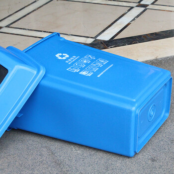 莫恩克 塑料分类翻盖垃圾桶 方型弹盖垃圾桶 大号办公室楼道走廊收纳桶 环卫果皮桶 60L蓝色（可回收物）