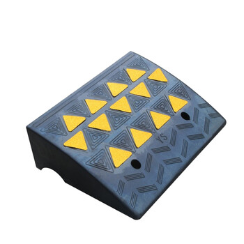 稳斯坦 WST084 11公分台阶垫 斜坡垫 马路牙子路沿坡 上坡爬坡三角垫 橡胶路沿坡 500*300*110mm